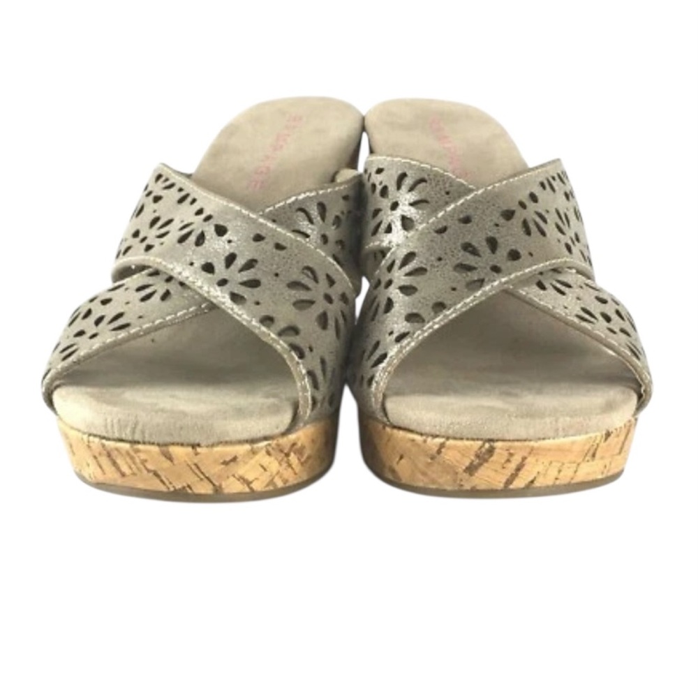 Rampage Flaca Wedge Sandals 9.5M Metallic Champagne Cutout Floral Cork NEW